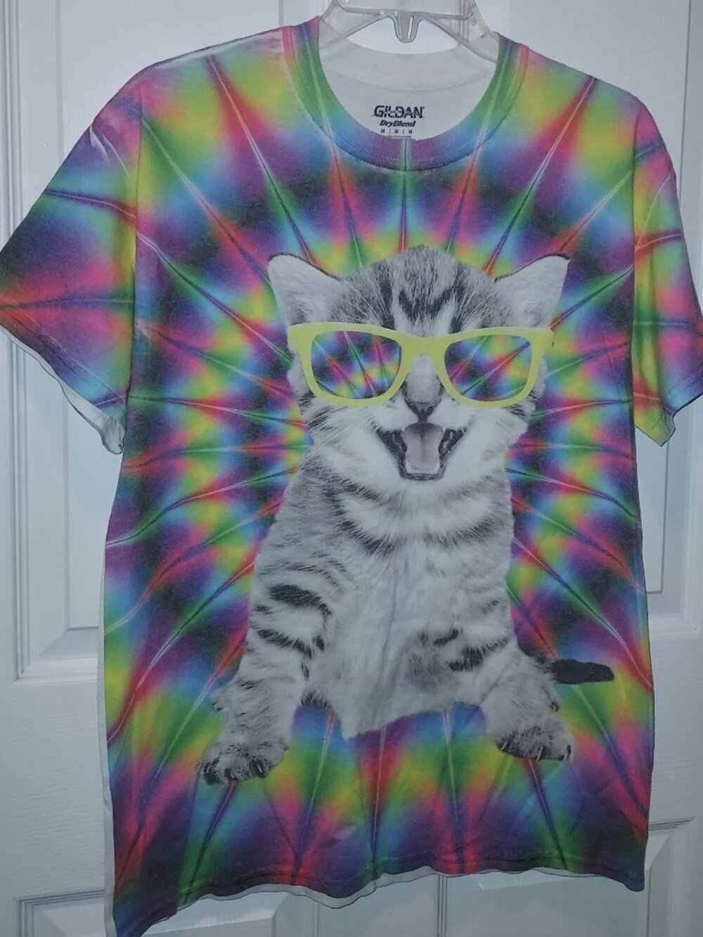 TIE-DYE PSYCHEDELIC CAT Shirt ❤️ Sunglasses Gildan Dry Blend Adult M